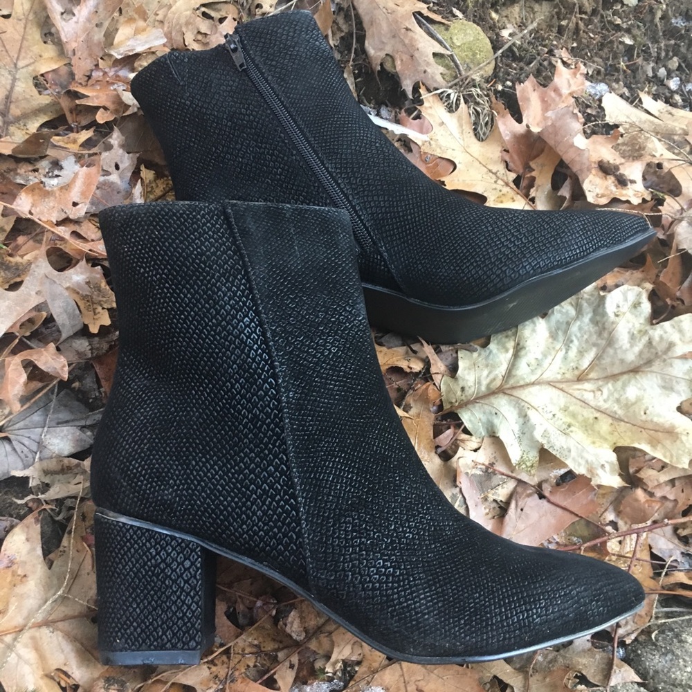 NWT 8.5WW extra wide black booties - Picture 2 of 15